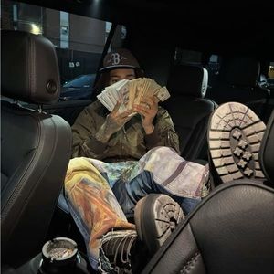 Meet your Posher, Jayr